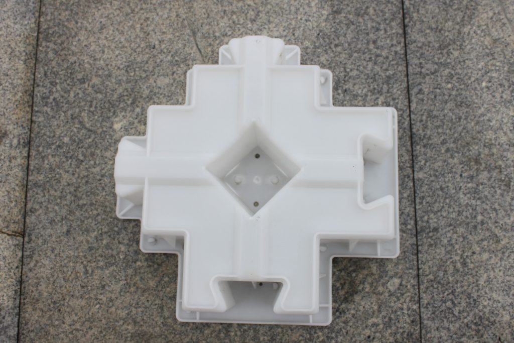 连锁护坡砖塑料模具的简介及用途