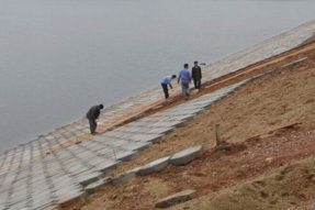 采用堤坝护坡砖塑料模具构建护坡施工流程
