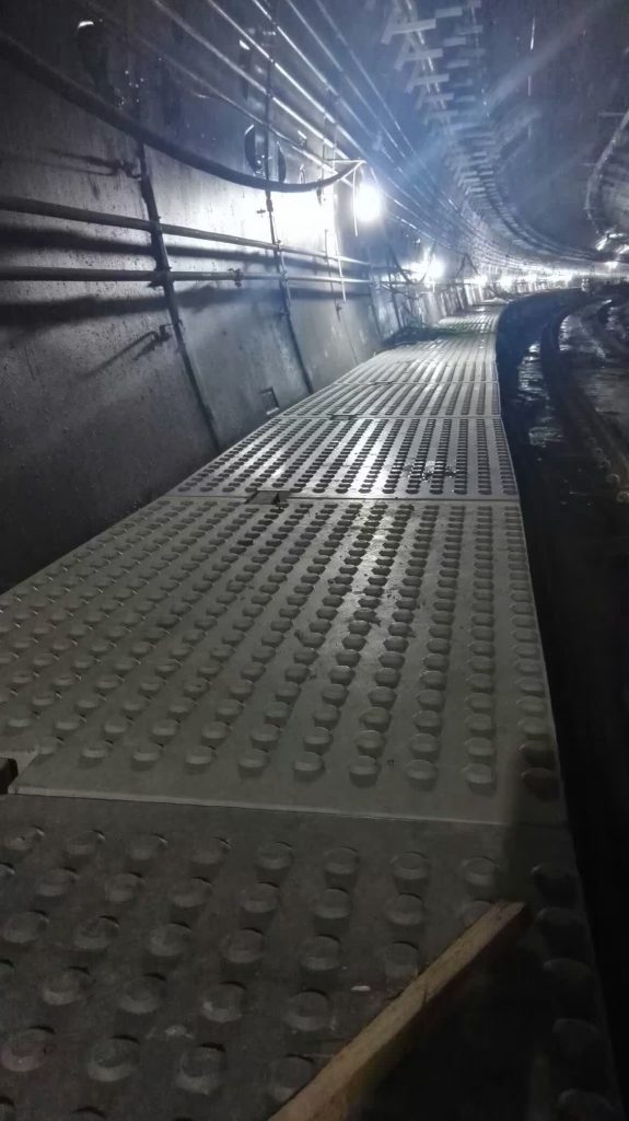 疏散平台盖板安装