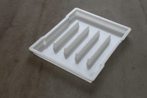 塑料雨水盖板模具应采用圆角设计