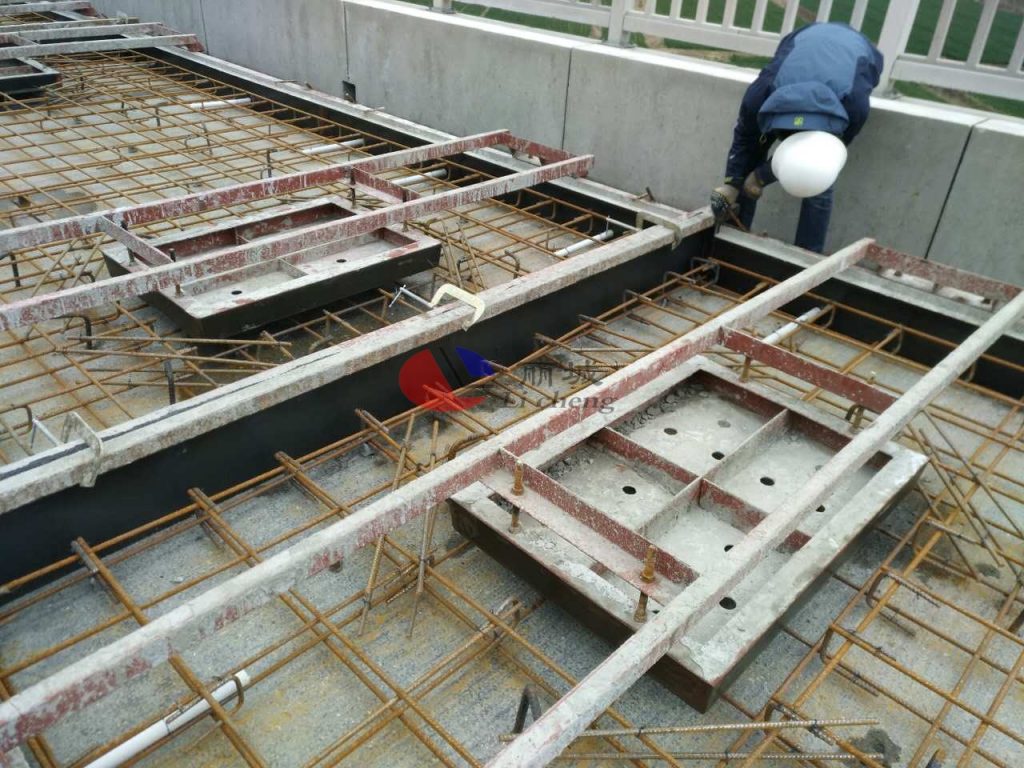 预制护栏钢模具浇筑安装工艺要点