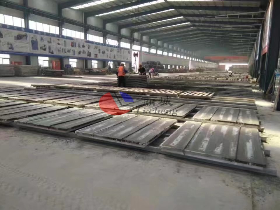 混凝土护栏模具的防水层